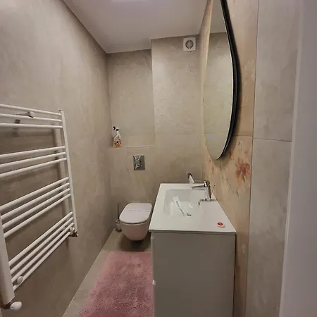 Golden Apartment *