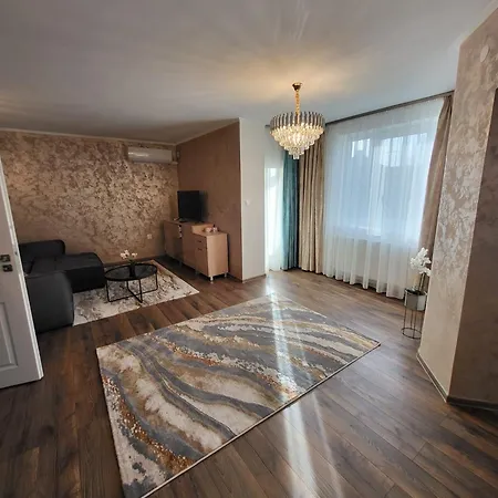 Golden Apartment *