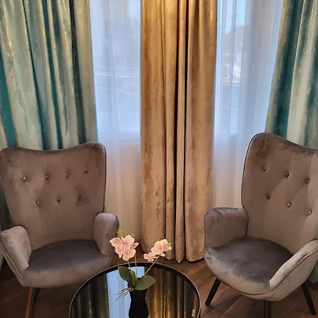 Golden Apartman *
