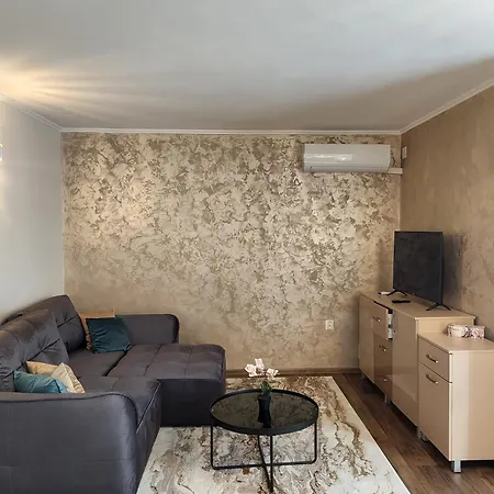 Golden Apartman